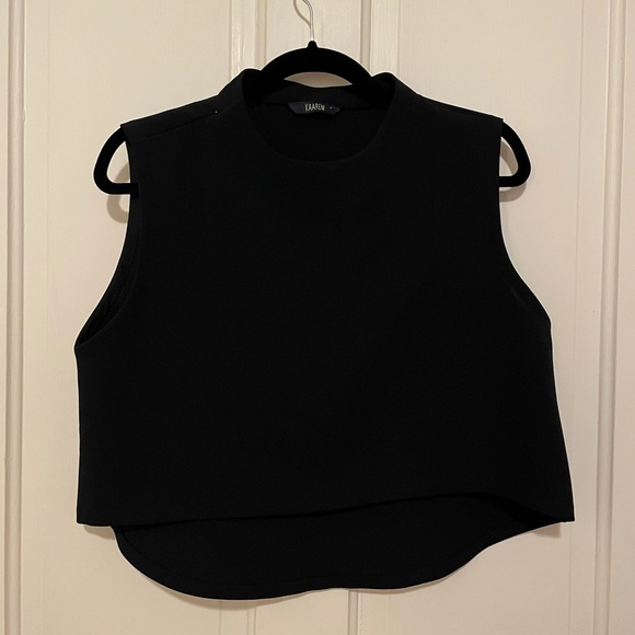 EUC Kaarem Wind Chime Raised Collar Top - Picture 3 of 5